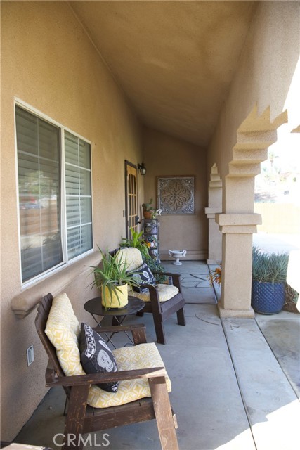 Detail Gallery Image 4 of 21 For 9672 52nd, Jurupa Valley,  CA 92509 - 4 Beds | 2 Baths