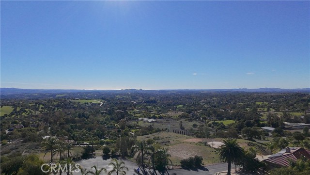 1387 Las Vistas Road, Fallbrook CA: https://media.crmls.org/medias/38c53d36-a27b-4c0c-a551-e2debe06fe6d.jpg