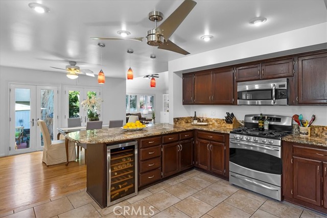 2607 Maple Avenue, Manhattan Beach, California 90266, 5 Bedrooms Bedrooms, ,3 BathroomsBathrooms,Residential,Sold,Maple,SB22213564