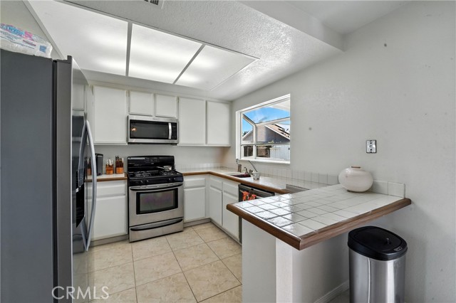 Detail Gallery Image 4 of 22 For 3192 Wishing Well Ct, Jurupa Valley,  CA 91752 - 3 Beds | 2 Baths