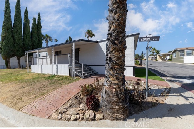 6130 Camino Real, Jurupa Valley CA: https://media.crmls.org/medias/38c5983e-a9c2-4ad2-af8b-f6a3d961c906.jpg