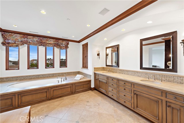 Detail Gallery Image 24 of 47 For 206 Driftwood Rd, Corona Del Mar,  CA 92625 - 4 Beds | 5/1 Baths