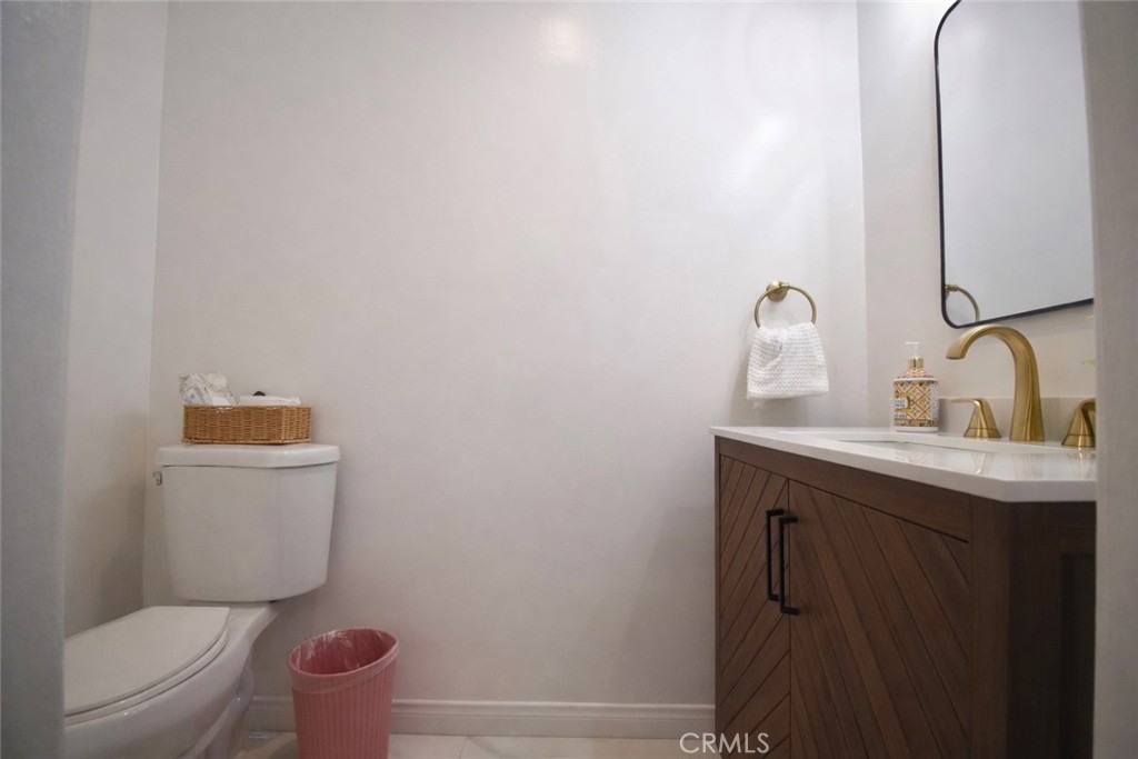 https://media.crmls.org/medias/38c604c0-4315-4bdb-9043-13c10529deac.jpg?preset=X-Large