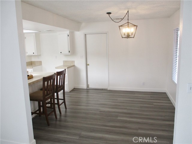 Detail Gallery Image 8 of 31 For 16999 Lorene Dr, Victorville,  CA 92395 - 3 Beds | 2 Baths