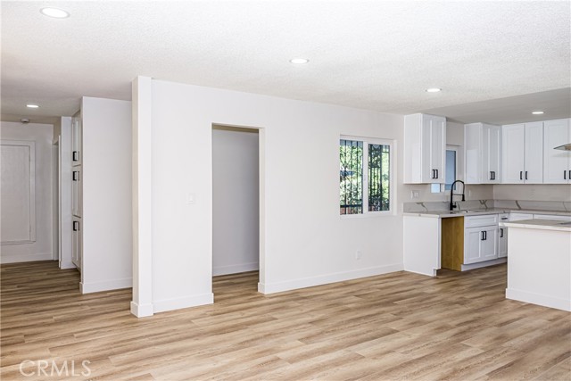 2983 N Alameda Avenue, San Bernardino CA: https://media.crmls.org/medias/38c721c8-9d3f-498a-b2bb-c7daf28d4eba.jpg