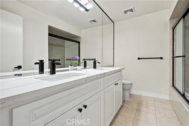 17140 Burbank, 207 photo 27