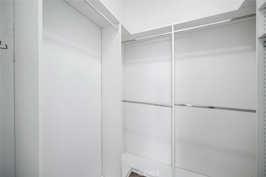 https://media.crmls.org/medias/38c809f1-7972-4d34-a925-21f55cbee368.jpg?preset=X-Large