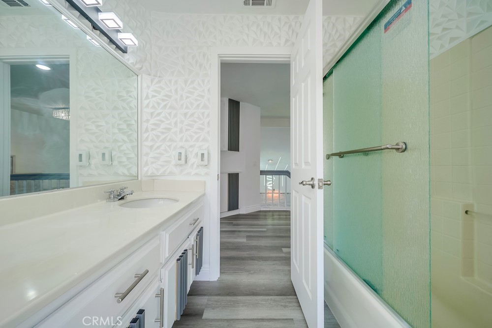 MLS #DW24248529 img 1