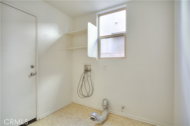 Detail Gallery Image 14 of 42 For 469 Niagara Ct, Corona,  CA 92878 - 4 Beds | 2/1 Baths