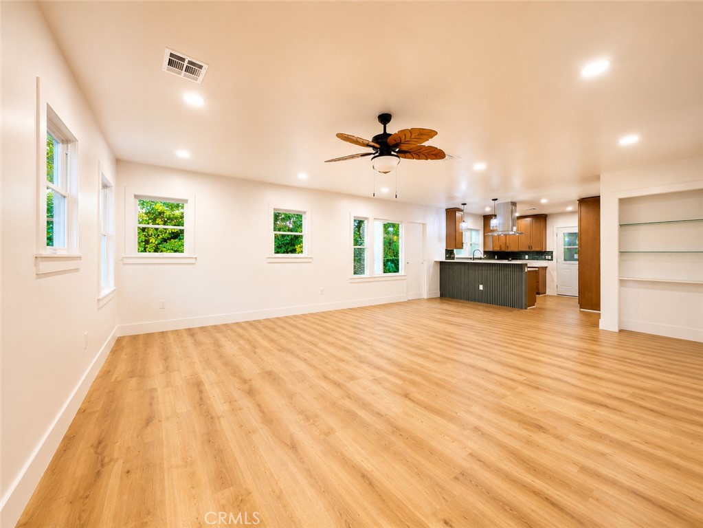 https://media.crmls.org/medias/38ca7dae-63c2-4374-8e84-b66d6548ae71.jpg?preset=X-Large