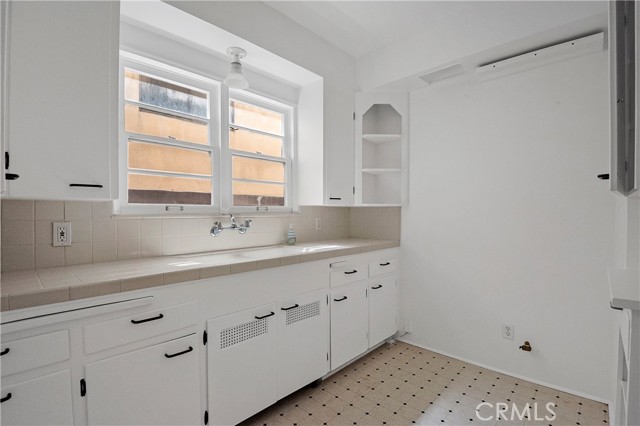 225 27th Street, Manhattan Beach, California 90266, 4 Bedrooms Bedrooms, ,2 BathroomsBathrooms,Residential,Sold,27th,SB21159136