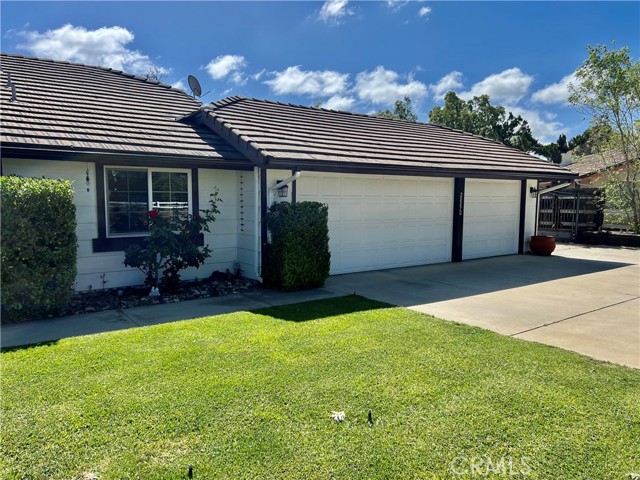 Detail Gallery Image 3 of 69 For 28870 Broken Arrow Cir, Menifee,  CA 92584 - 3 Beds | 2/1 Baths
