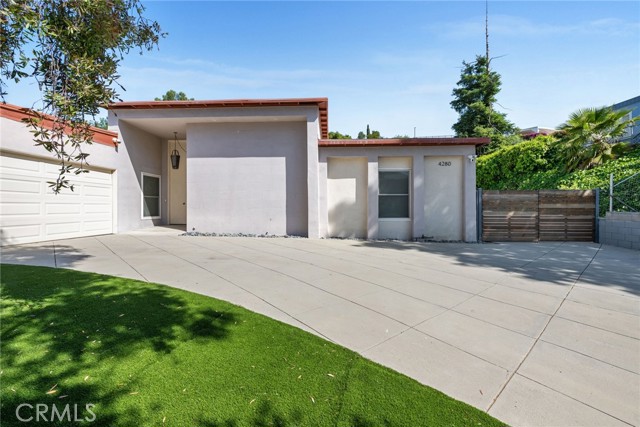 Detail Gallery Image 2 of 23 For 4280 Jubilo Dr, Tarzana,  CA 91356 - 4 Beds | 3 Baths