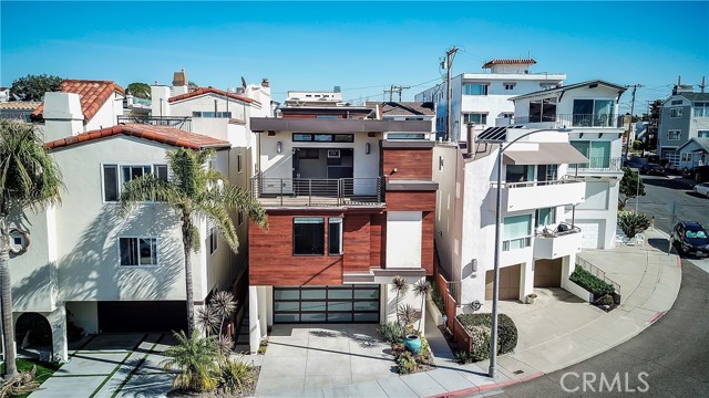 Detail Gallery Image 50 of 51 For 122 Manhattan Ave, Hermosa Beach,  CA 90254 - 3 Beds | 3/1 Baths