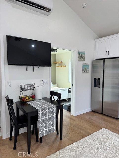 Detail Gallery Image 7 of 14 For 2404 W. Mills Dr., Orange,  CA 92868 - 1 Beds | 1 Baths