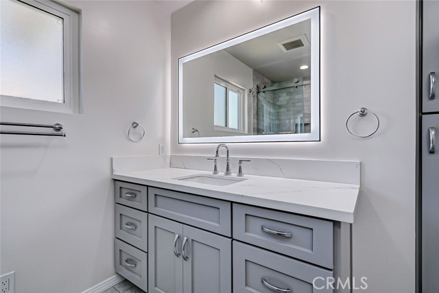 Detail Gallery Image 15 of 20 For 3601 Laurel Ave, Manhattan Beach,  CA 90266 - 3 Beds | 2/1 Baths