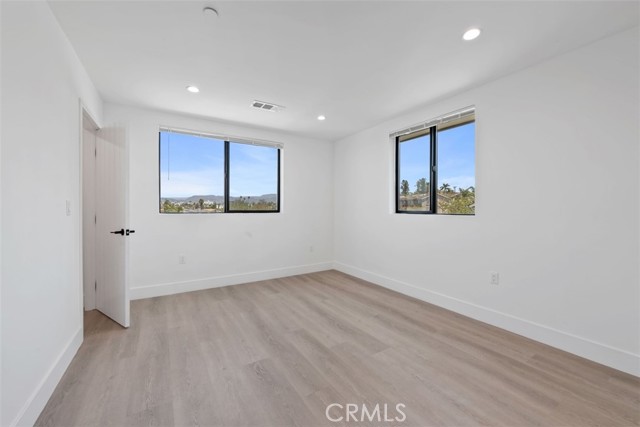 Detail Gallery Image 11 of 17 For 4810 Mascot St, Los Angeles,  CA 90019 - 4 Beds | 4/1 Baths