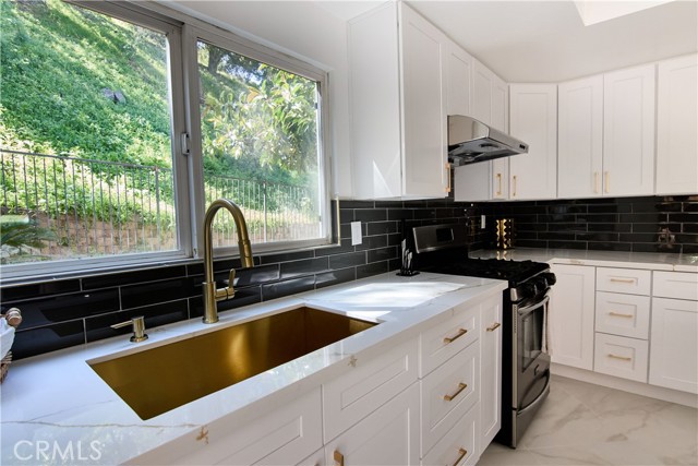 Detail Gallery Image 12 of 41 For 1439 Paseo Maravilla, San Dimas,  CA 91773 - 4 Beds | 3 Baths