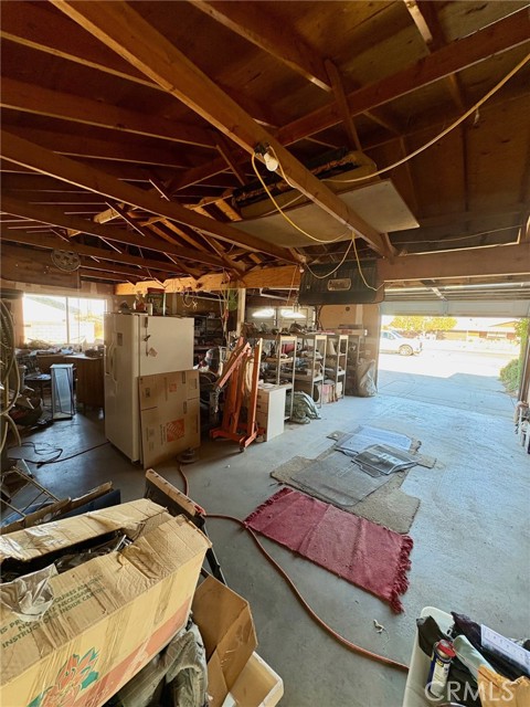 11516 11516 Oakwood Avenue, Hesperia CA: https://media.crmls.org/medias/38cf3cdf-f267-428f-b639-29335d721b40.jpg