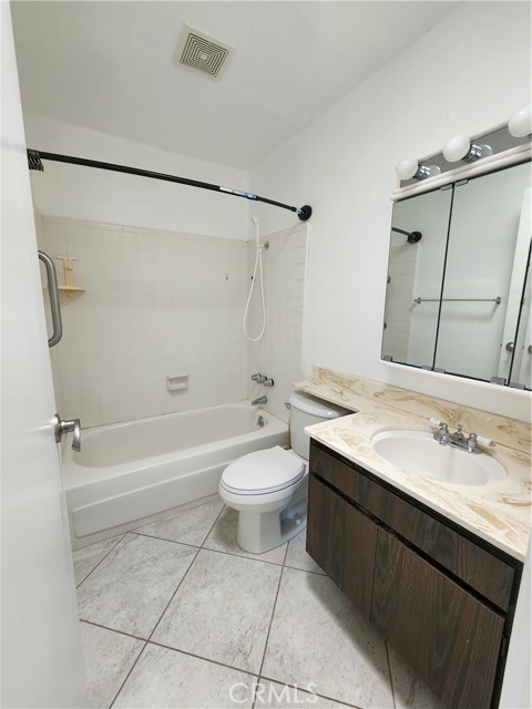 Image 20 of 41 For 2286 Indian Canyon Drive F
