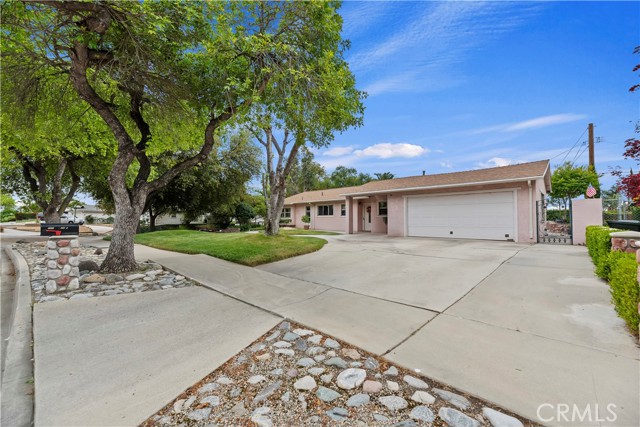 Detail Gallery Image 4 of 66 For 1327 Grove Ave, Upland,  CA 91786 - 3 Beds | 2 Baths