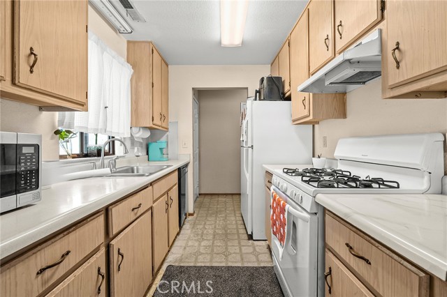 Detail Gallery Image 3 of 39 For 631 North St, Corning,  CA 96021 - 2 Beds | 1 Baths