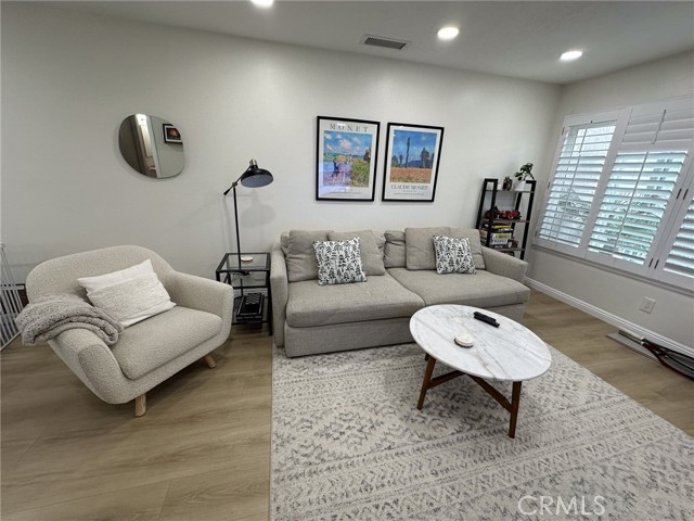 Detail Gallery Image 3 of 12 For 9715 Bickley Dr, Huntington Beach,  CA 92646 - 2 Beds | 1/1 Baths