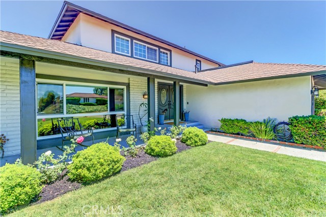 25701 Minoa Drive, Mission Viejo CA: https://media.crmls.org/medias/38d0744d-f4e9-428e-92b3-7a8cc8be2a9c.jpg