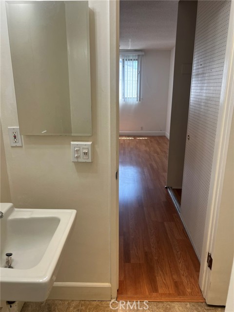 640 Elm Avenue, Long Beach CA: https://media.crmls.org/medias/38d0b21d-9432-49d9-b327-58ce968a3a75.jpg