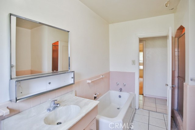 1012 S Sierra Vista Avenue, Alhambra CA: https://media.crmls.org/medias/38d18cd8-7a32-4c70-ab0f-7daeb441cb65.jpg