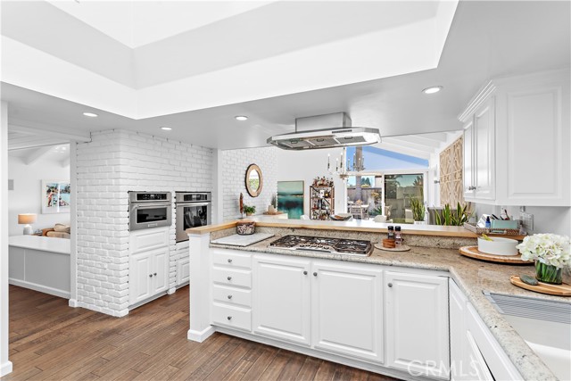 Detail Gallery Image 10 of 28 For 1831 Seadrift Dr, Corona Del Mar,  CA 92625 - 5 Beds | 4 Baths
