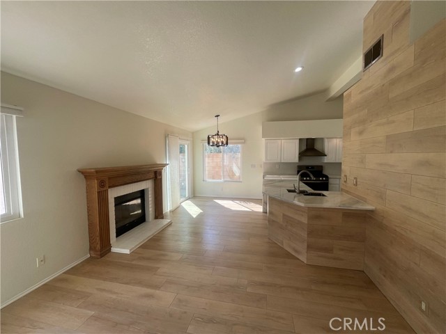 Detail Gallery Image 13 of 31 For 39312 Dunbar St a,  Palmdale,  CA 93551 - 3 Beds | 2 Baths