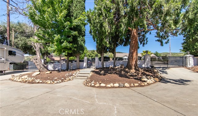 Detail Gallery Image 4 of 41 For 8590 Oak Glen Rd, Cherry Valley,  CA 92223 - 4 Beds | 2 Baths