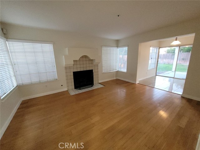 13611 Amanda Street, Fontana CA: https://media.crmls.org/medias/38d33070-4d28-4f65-8064-ad293c47e02c.jpg