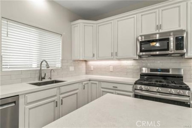 17165 Rinaldi Street, Granada Hills CA: https://media.crmls.org/medias/38d39373-5ad9-4388-806f-a8a6f612d94d.jpg