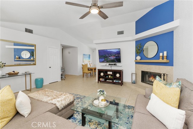 78680 Saguaro Road, La Quinta CA: https://media.crmls.org/medias/38d3c0b5-8106-4944-9200-7923cc836cad.jpg
