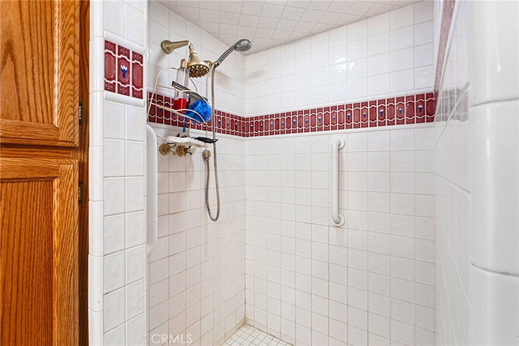 https://media.crmls.org/medias/38d3ca5d-5a98-4864-8576-2eb5778b7424.jpg?preset=X-Large