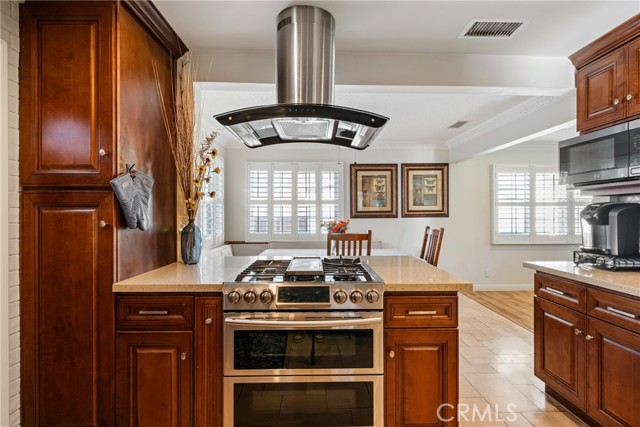 513 E Hillsdale Street, Inglewood CA: https://media.crmls.org/medias/38d3f451-eff8-42bc-b0a0-57515dd4bc3c.jpg