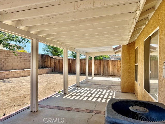 13633 Bentwood Street, Hesperia CA: https://media.crmls.org/medias/38d3f60a-adb7-49af-9d66-2764f3de552f.jpg