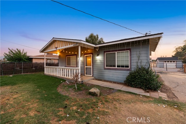 43249 42nd W Street, Lancaster CA: https://media.crmls.org/medias/38d422a9-c0b7-4adb-b37d-ddbcf35edf70.jpg
