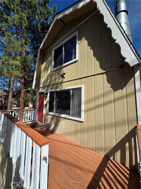 Detail Gallery Image 2 of 28 For 42806 Cougar, Big Bear Lake,  CA 92315 - 2 Beds | 2 Baths