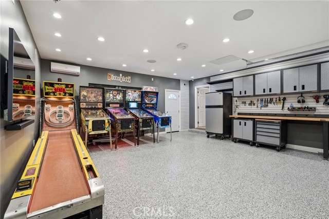 Detail Gallery Image 42 of 64 For 22301 Marilla St, Chatsworth,  CA 91311 - 4 Beds | 3 Baths