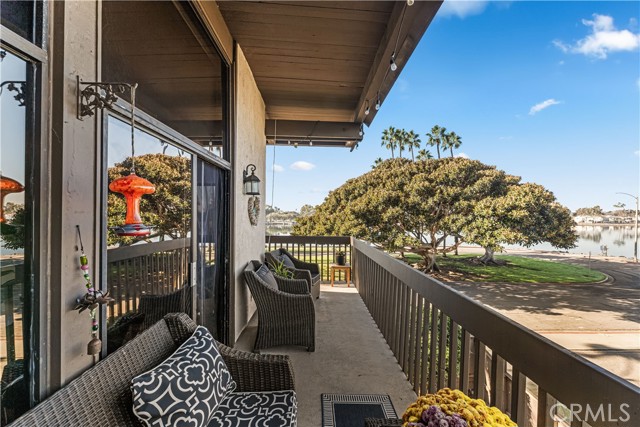 Detail Gallery Image 8 of 32 For 5217 Marina Pacifica Key #20,  Long Beach,  CA 90803 - 1 Beds | 1 Baths