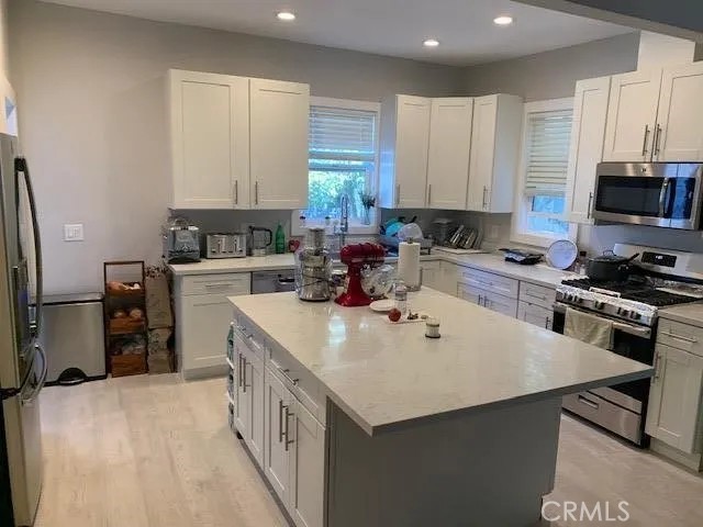 Detail Gallery Image 11 of 22 For 1124 Douglas, Burlingame,  CA 94010 - – Beds | – Baths