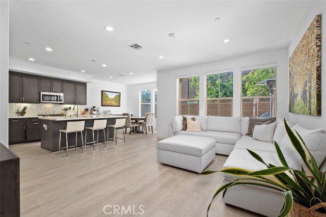 Front Image Thumbnail for CROC25247655