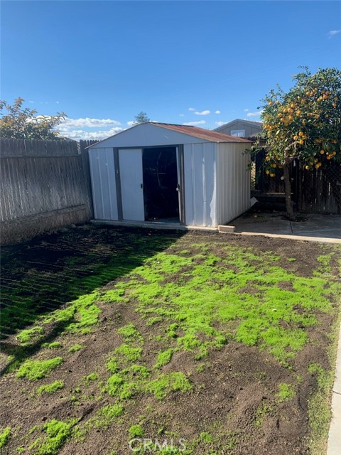 8931 Moose Creek Court, Bakersfield CA: https://media.crmls.org/medias/38d62757-f6f0-40cb-bfde-fea5302d5d51.jpg