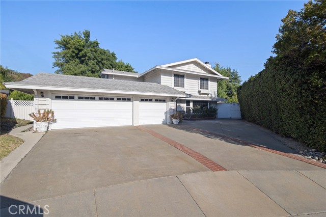 23900 Darbun Drive, Newhall CA: https://media.crmls.org/medias/38d66575-58a1-49b8-bb57-767563eff5ef.jpg