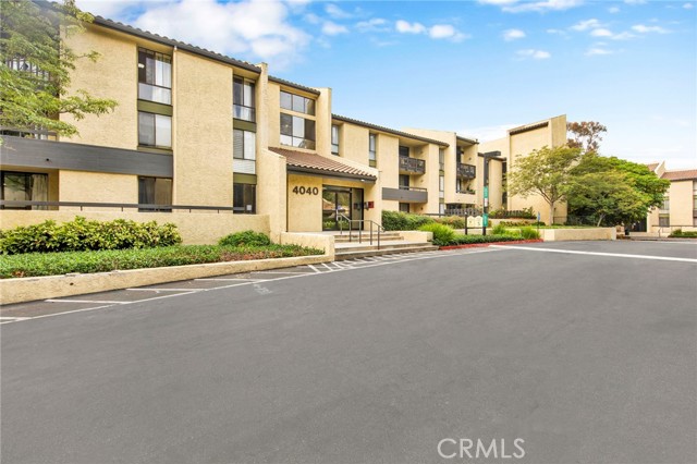 4040 Via Marisol, Highland Park CA: https://media.crmls.org/medias/38d6c330-7299-42db-9adc-fa8e98db2d03.jpg