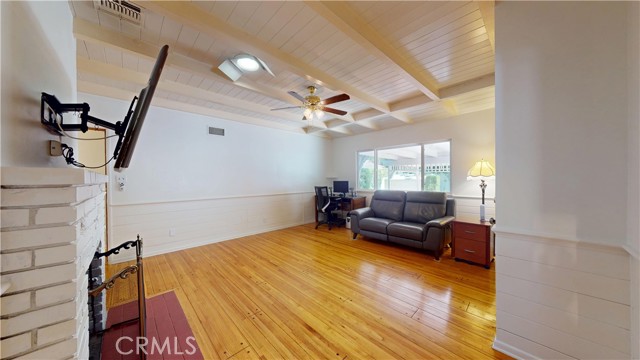 13322 Valleyheart N Drive, Sherman Oaks CA: https://media.crmls.org/medias/38d6c712-125e-456d-ba46-d99c5db1e7a9.jpg