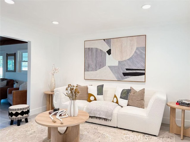 315 E Oakmont Ave, Orange CA: https://media.crmls.org/medias/38d78ad3-41f0-4edd-977b-888cea0b0d56.jpg